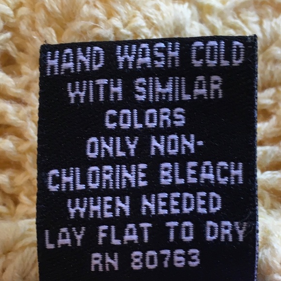 VS MODA INTERNATIONAL CROCHETED TOP SIZE SMALL - Picture 5 of 5